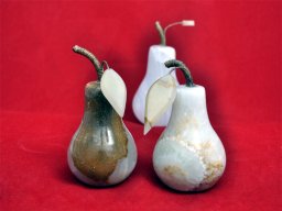 گلابی های سنگی