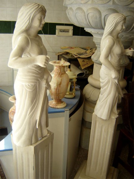 مجسمه های سنگی