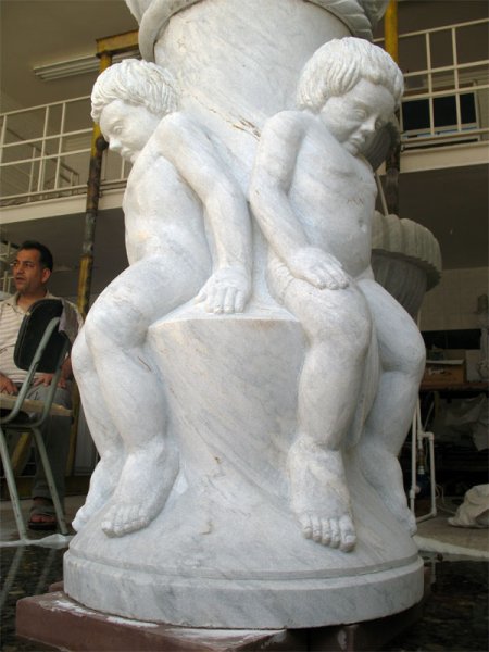 مجسمه های پایه سنگی