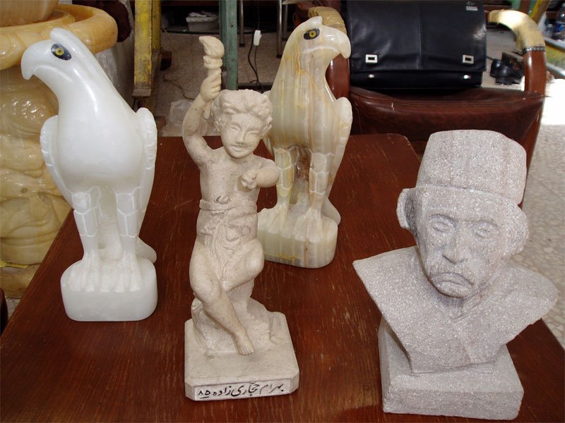 مجسمه های سنگی