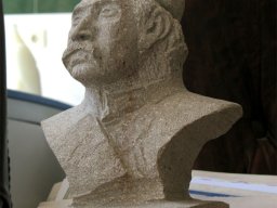 مجسمه سنگی